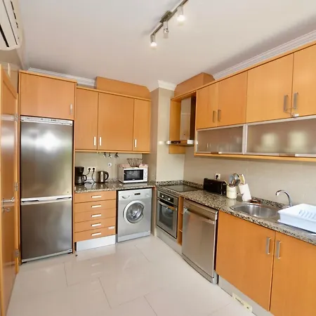 Pebble - 1 Bedroom Sleeps 5 With Pool & Tennis Court *