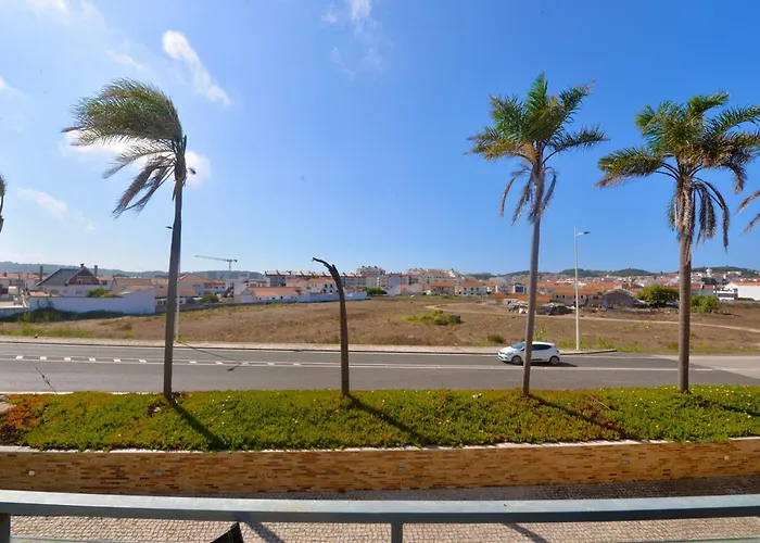 Pebble - 1 Bedroom Sleeps 5 With Pool & Tennis Court Apartman São Martinho do Porto