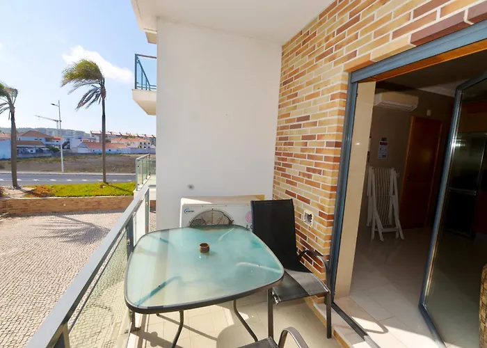 Apartman Pebble - 1 Bedroom Sleeps 5 With Pool & Tennis Court São Martinho do Porto