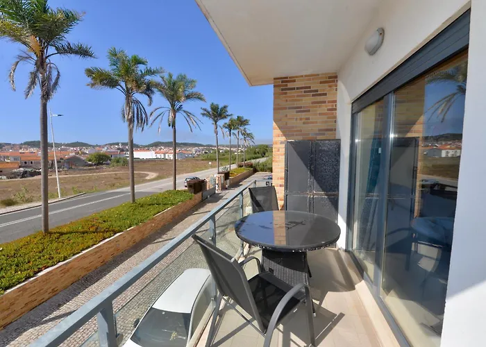 Pebble - 1 Bedroom Sleeps 5 With Pool & Tennis Court *