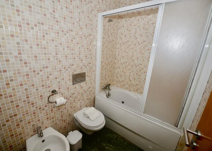 Apartman Pebble - 1 Bedroom Sleeps 5 With Pool & Tennis Court