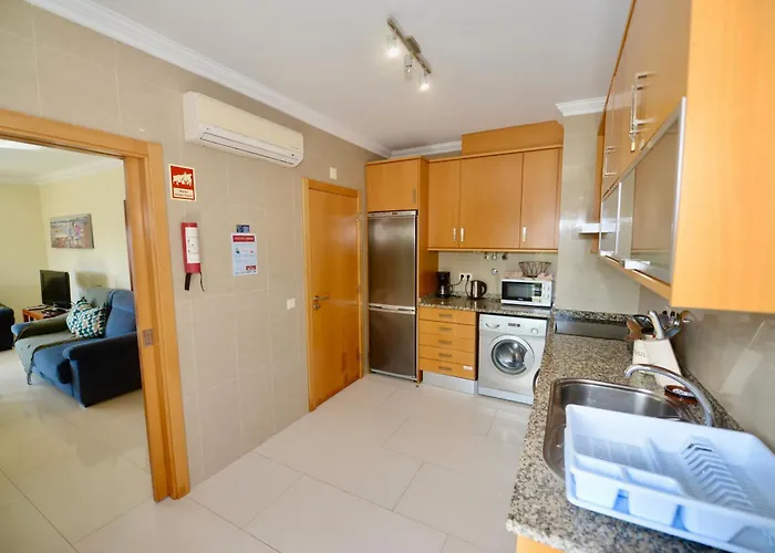 Apartman Pebble - 1 Bedroom Sleeps 5 With Pool & Tennis Court *