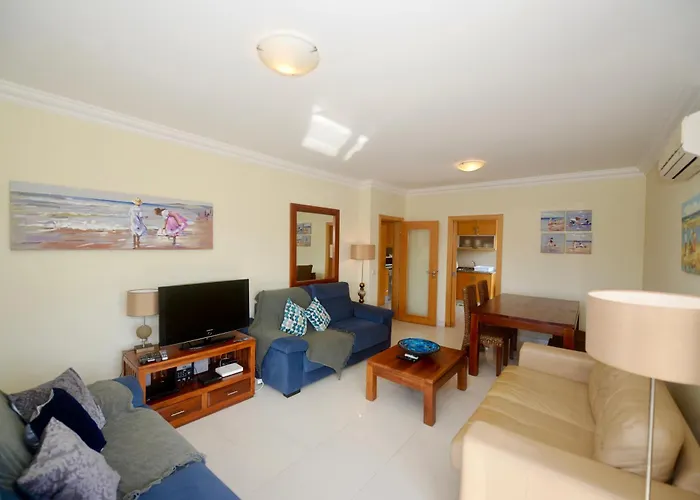 Apartman Pebble - 1 Bedroom Sleeps 5 With Pool & Tennis Court