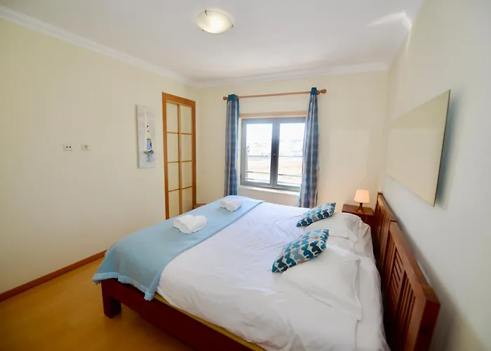 Apartman Pebble - 1 Bedroom Sleeps 5 With Pool & Tennis Court São Martinho do Porto